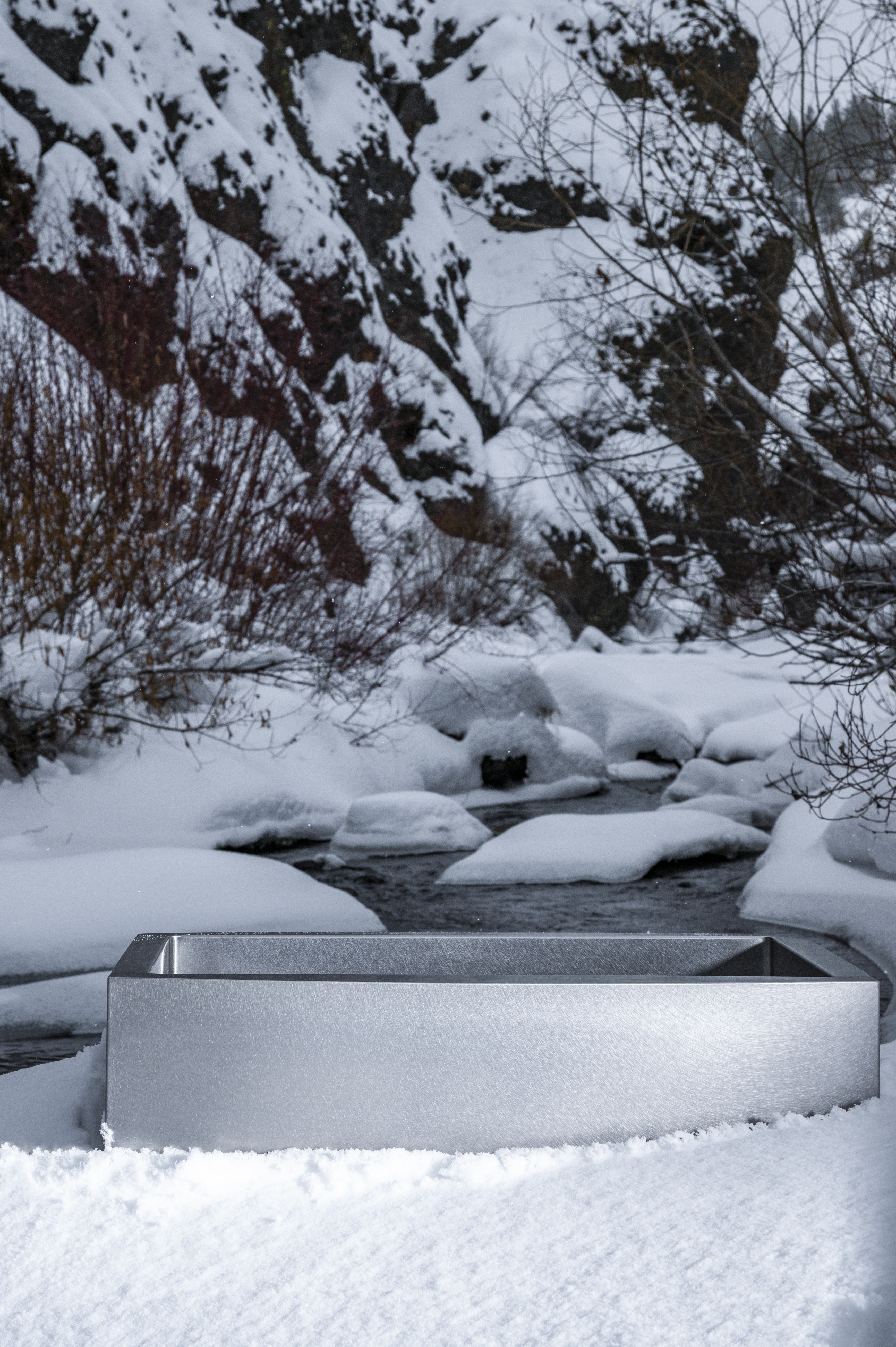 SnowSinkCreeksideinSnow